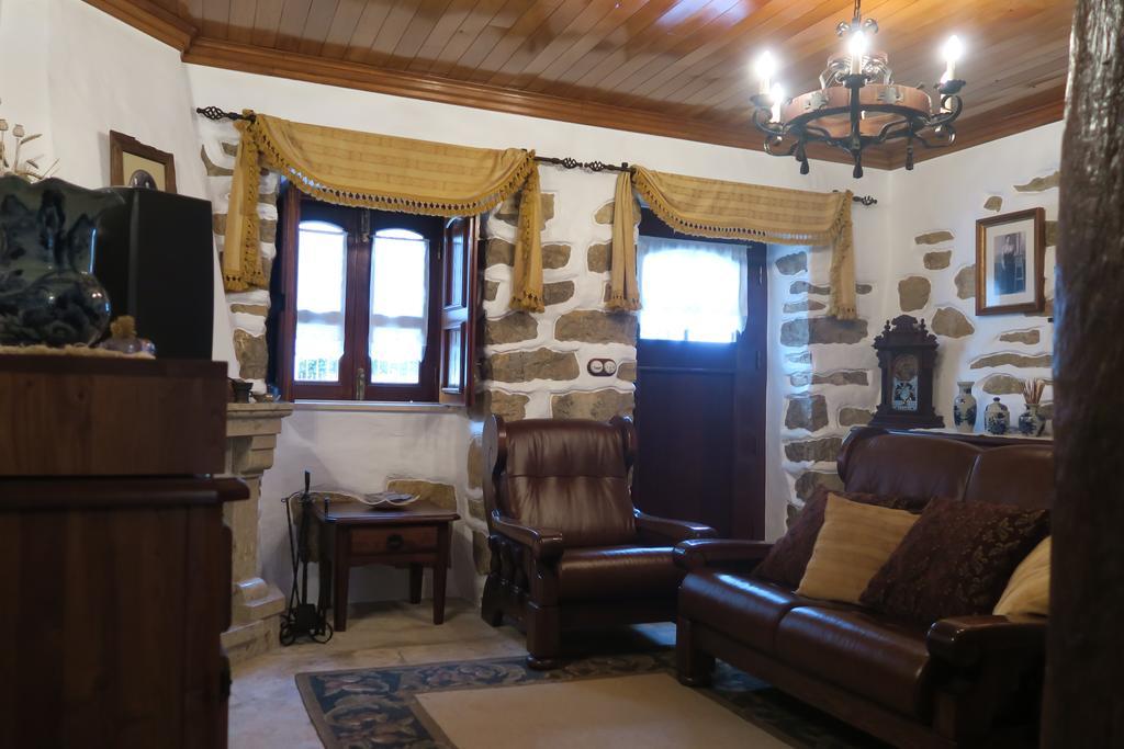 Noz Por Cá... Turismo Em Espaco Rural Alcaria  Exterior foto